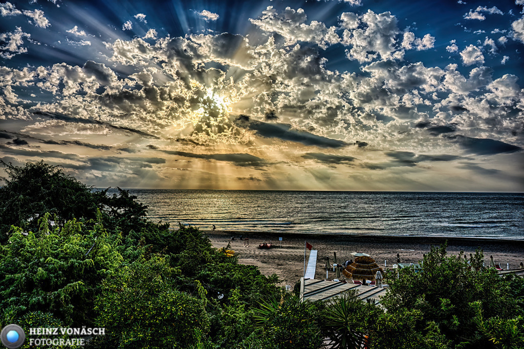 Landschaften_0058 | Alle Bilder von Heinz Vonäsch Fotografie können alle zu günstigen Preisen gekauft werden! Download der Bilder, Ausdrucke, Postkarten, Tassen T-Shirts, Kalender, Alu- Dibond usw. - Realisiert mit Pictrs.com