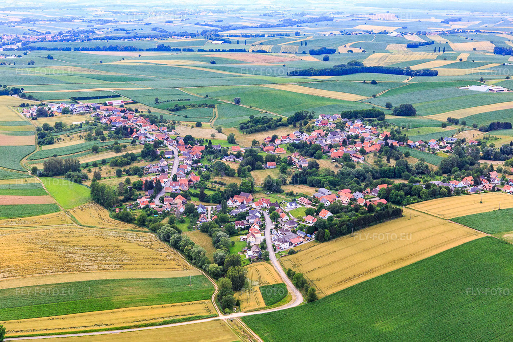 Vue aérienne: Vue de la ville depuis le sud-est à Eberbach-Seltz dans le département Bas Rhin, France – .Photo: IMG_107902.jpg prise le 14/06/2018 par Werner Riehm/FLY-FOTO.eu – Résolution de l'original: 5312 x 3541 px
