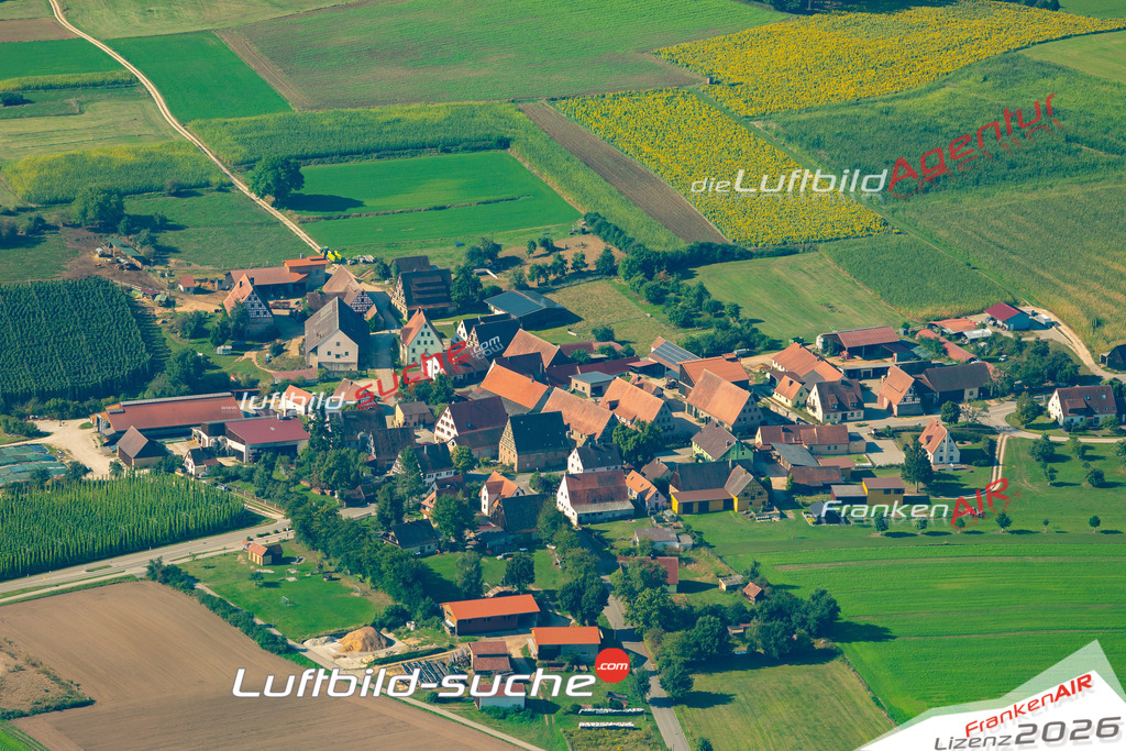 Das Luftbild zeigt : Hauslach Georgensgmünd - Die Luftaufnahme wurde 2024 vom UL-Flugzeug aus erstellt ( keine Drohne ) - Hochauflösende Luftaufnahme - Für grossformatige Ausdrucke geeignet. Die Geschenkidee !Mit Lizenz und Bildrechte bestellbar