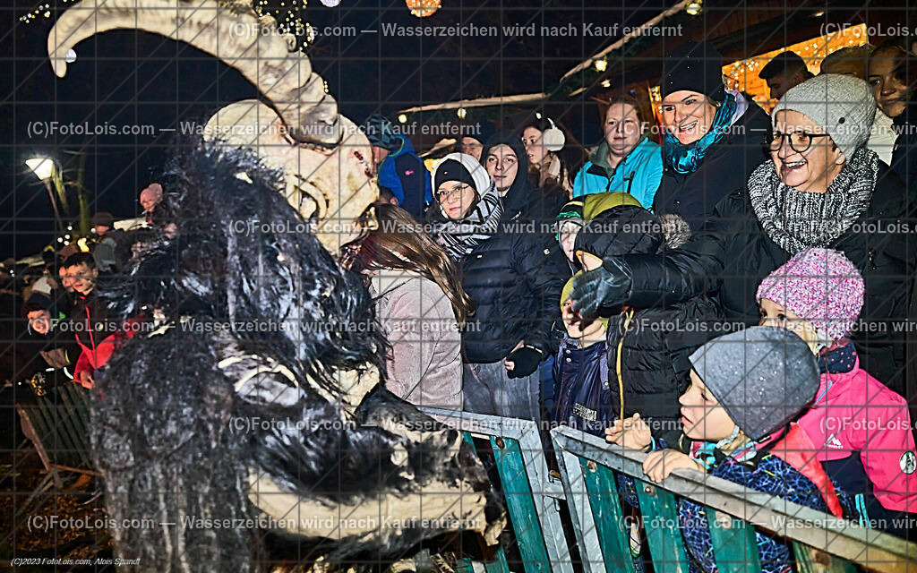 ALP5236_WIESELBURGER ADVENT_Perchtenlauf | (C)FotoLois.com, Alois Spandl, WIESELBURGER ADVENT, Perchtenlauf, So 10. Dez. 2023.