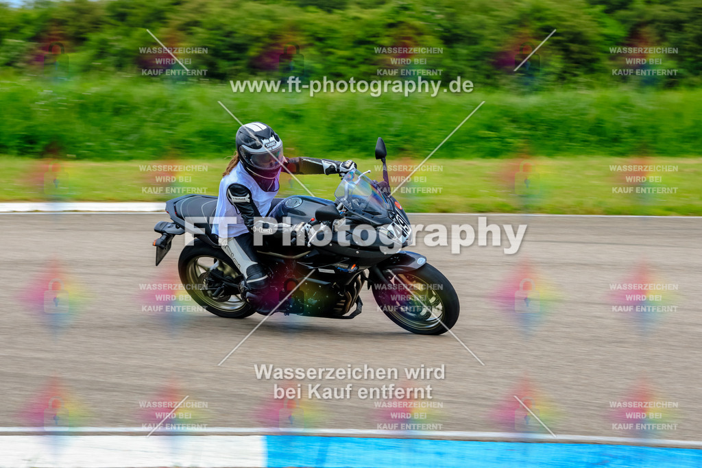 MotoTeam-9769 | Hier findet Ihr Bilder von Touristenfahrten auf der Nürburgring Nordschleife oder von anderen Veranstaltungen die ich besucht habe. Viel Spass beim Durch Schauen 