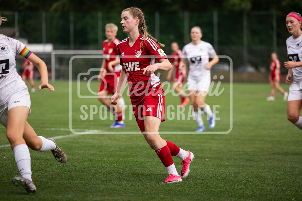 Fußball I Frauen I Testspiel I SpVg Aurich - DJK Arminia Ibbenbüren I 15276 | realhellocedii - Realisiert mit Pictrs.com