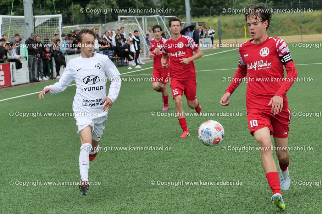 Fußball : C-Junioren : Aufstieg Regionalliga West : SUS 09 Dinslaken - Vfb 03 Hilden am 04.06.2026 in Dinslaken | Fußball : C-Junioren : Aufstieg Regionalliga West : SUS 09 Dinslaken (rotr Trikots)- Vfb 03 Hilden (weiße Trikots) am 04.06.2026 in Dinslaken - Realisiert mit Pictrs.com