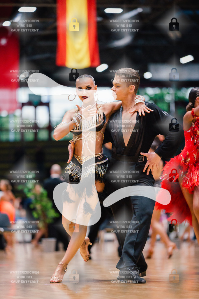 Hessen Tanzt WDSF Open Youth Latin 32nd (28) Nikolas Gretschmann _ Lena Hartig (TSC Saltatio Neustadt im TV 1860 Mußbach)-2025-05-17-1495 | Webshop for digital downloads and prints of dance sport, event & show photographer Julian Link - Realisiert mit Pictrs.com