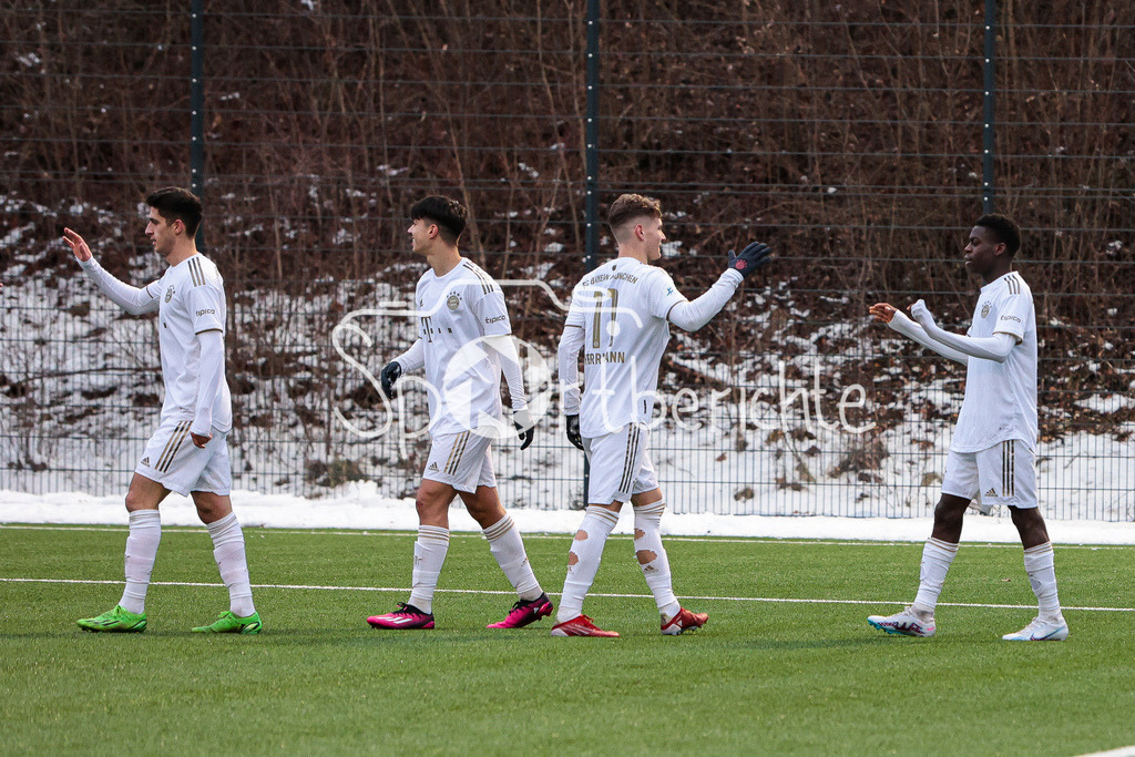 FC Bayern Amateure - Bahlinger SC | Jubel der Amateure nach dem Tor zum 230 durch ASEKO NKILI (FCB #45)