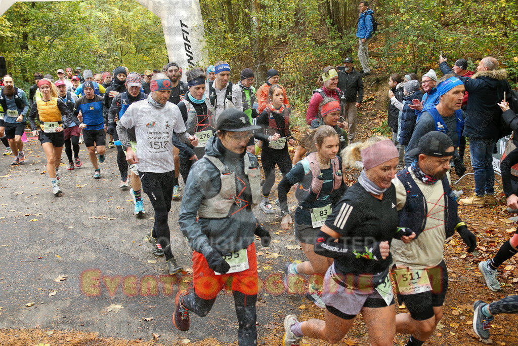 251026_1002_EX1_9637 | Sportfotografie im Rhein-Sieg Kreis, Köln, Bonn, NRW, Rheinland Pfalz, Hessen, etc. Unser Tätigkeitsfeld umfasst den Laufsport vom Volkslauf über den Marathon, Duathlon, Triathon bis zum Ultralauf wie Kölnpfad Ultra oder Schindertrail.