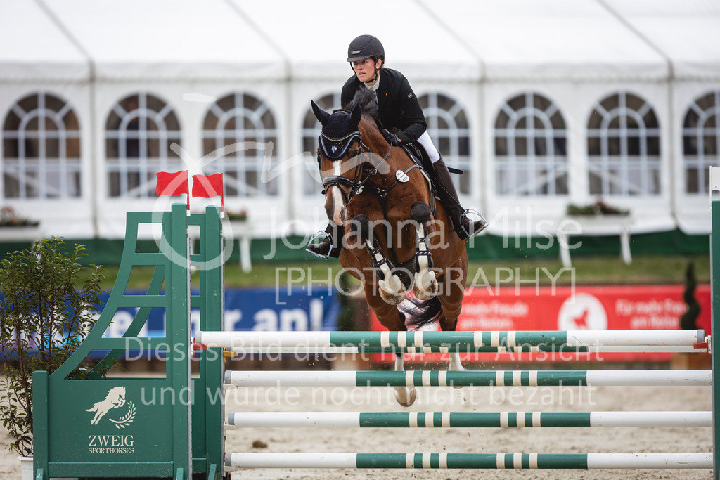 240712_BHO_A2-Springen-2-231 | Deine schönsten Turniermomente als professionelle Fotos! Entdecke hochwertige Pferdesport-Fotografie im Online-Shop. Jetzt Fotos finden & bestellen!