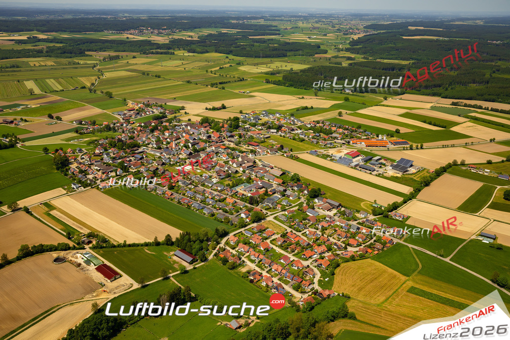 Das Luftbild zeigt  Winterrieden - Die Luftaufnahme wurde 2023 vom UL-Flugzeug aus erstellt ( keine Drohne ) - Hochauflösende Luftaufnahme - Für grossformatige Ausdrucke geeignet. Die Geschenkidee !Mit Lizenz und Bildrechte bestellbar