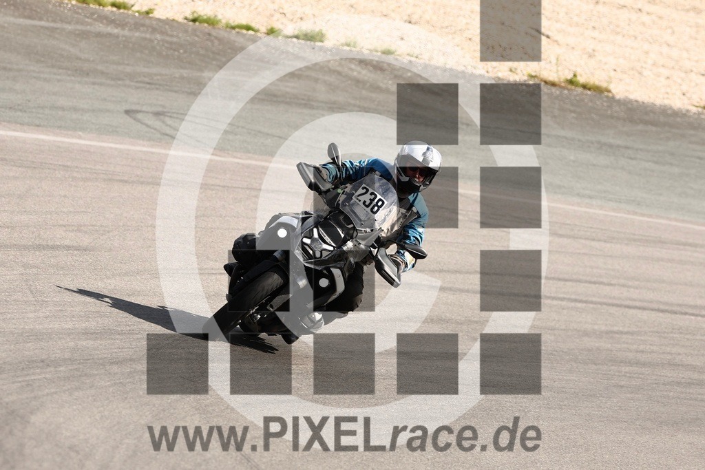 0238-20260611_00318 | Schöne Erinnerungen an spannende Momente - das festzuhalten ist unser Job. PIXELrace.de ist seit 2003 auf den Rennstrecken Europas unterwegs um die Action draußen beim Fahren und die wunderbare Stimmung imm Fahrerlager für euch einzufangen.