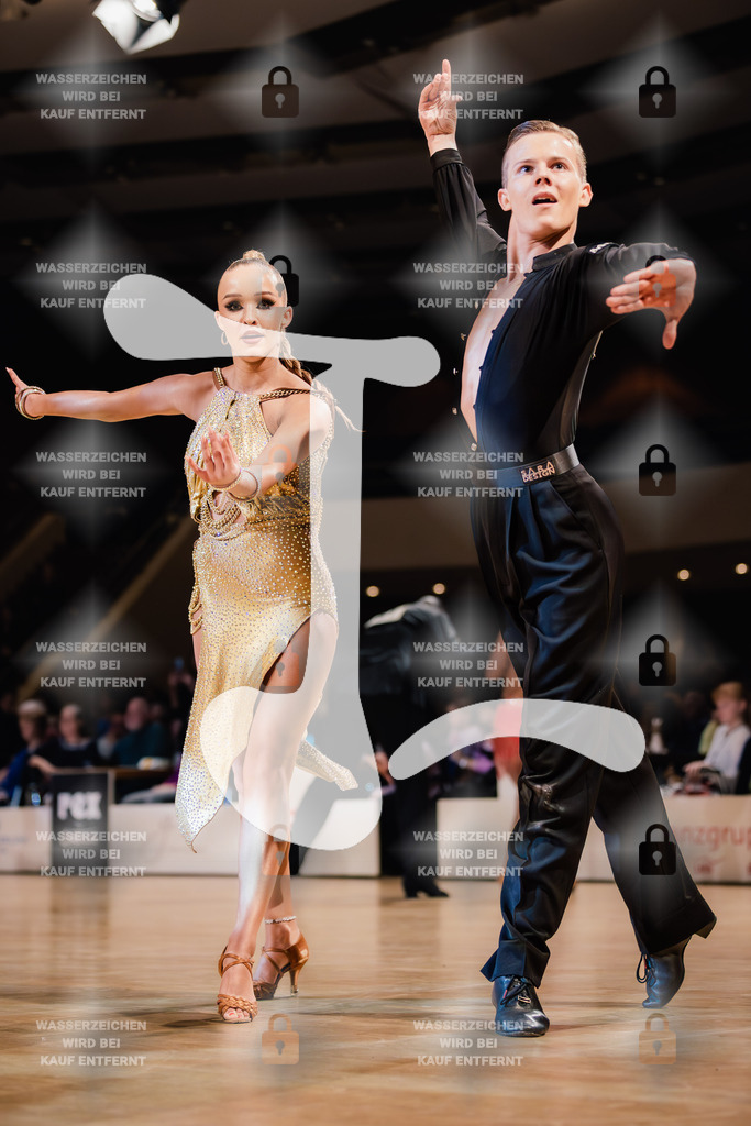 Goldstadtpokal 2025 - WDSF Open Latin Youth 8th (92) Sean Baciak _ Veronika Vilemova (Slovak Republic)-2025-01-25-8698 | Webshop for digital downloads and prints of dance sport, event & show photographer Julian Link - Realisiert mit Pictrs.com