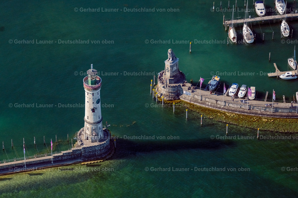 4028140 | LINDAU (BODENSEE) 17.05.2020 Hafeneinfahrt am Ufer des Bodensee in Lindau am Bodensee im Bundesland Bayern, Deutschland. // Port entrance on the shore of Lake Constance in Lindau am Bodensee in the state Bavaria, Germany. Foto: Gerhard Launer