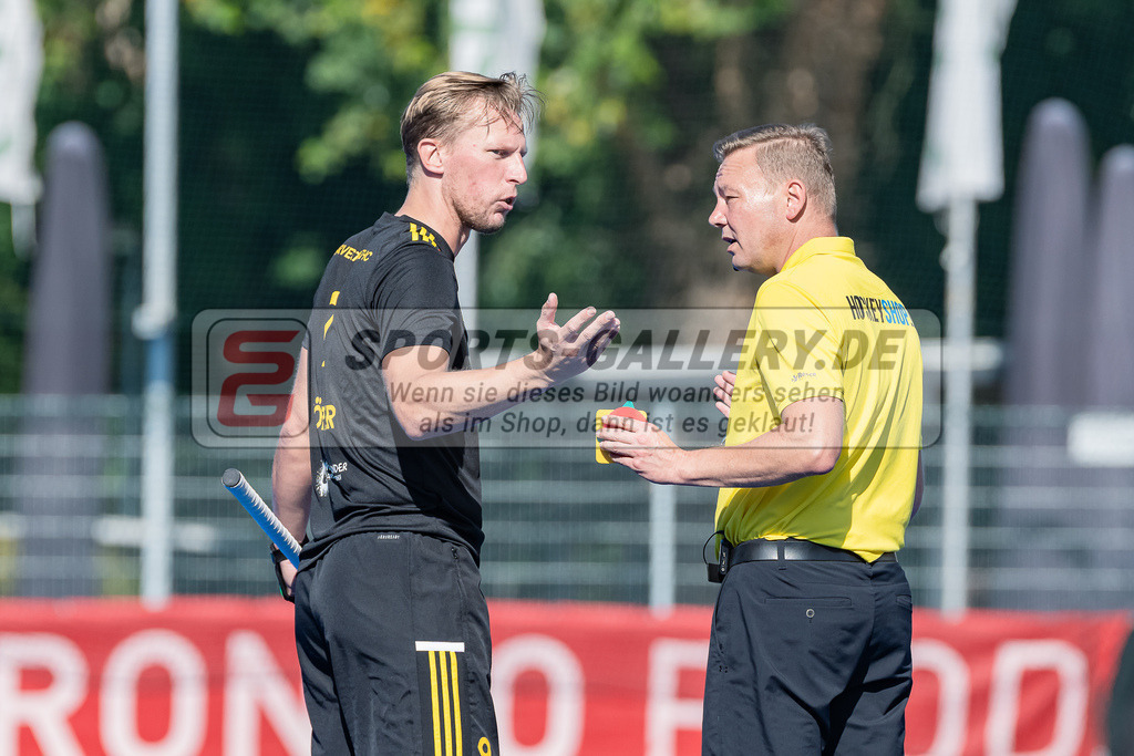 HK_20231001_104903 | 1.Bundesliga Herren Crefelder HTC - Harvestehuder THC am 1.10.2023 CHTC, Krefeld , Körper Michael ( Harvestehuder THC #9 ) , Knechten ( SR )