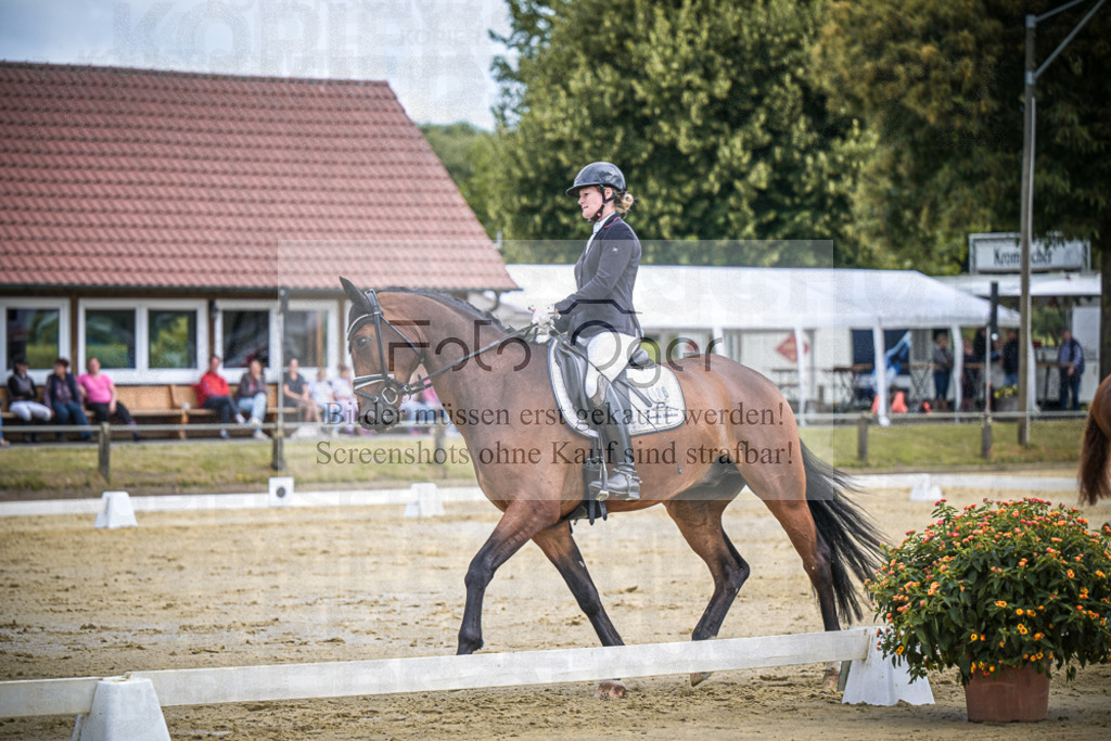 DOS_8623 | Entdecke hochwertige Reitturnierfotos von Foto Oger. Professionell, emotional und authentisch – jetzt Lieblingsmomente im Shop bestellen.Deutschlandweite Turnierfotografie. - Realisiert mit Pictrs.com