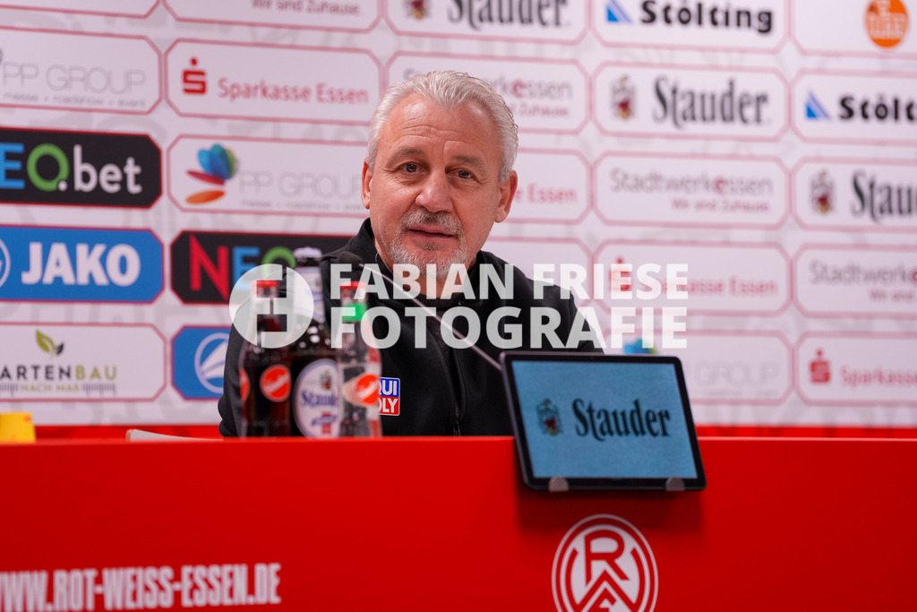 GER Rot-Weiss Essen vs. SSV Ulm, Fussball, 3. Liga, Spieltag 19, Saison 2025/2026, 20.12.2025 | GER Rot-Weiss Essen vs. SSV Ulm, Fussball, 3. Liga, Spieltag 19, Saison 2025/2026, 20.12.2025Foto: Fabian Friese - Realisiert mit Pictrs.com