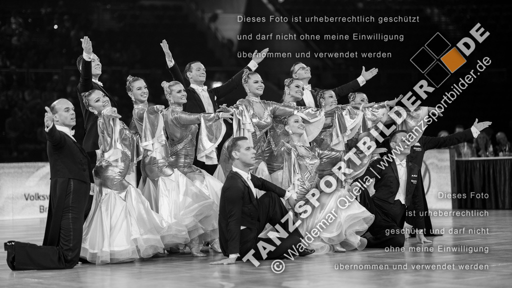 20251206-03377 | Hier finden Sie Tanz Bilder vom Latein und Standard Formationen tanzen. Sportbilder vom Tanzsport. Schöne Fotos und von Weltmeisterschaft, Europameisterschaft, Bundesliga, Regionalliga, Oberliga und Landesliga sowie von GOC Stuttgart, DanceComp, WM Bremen