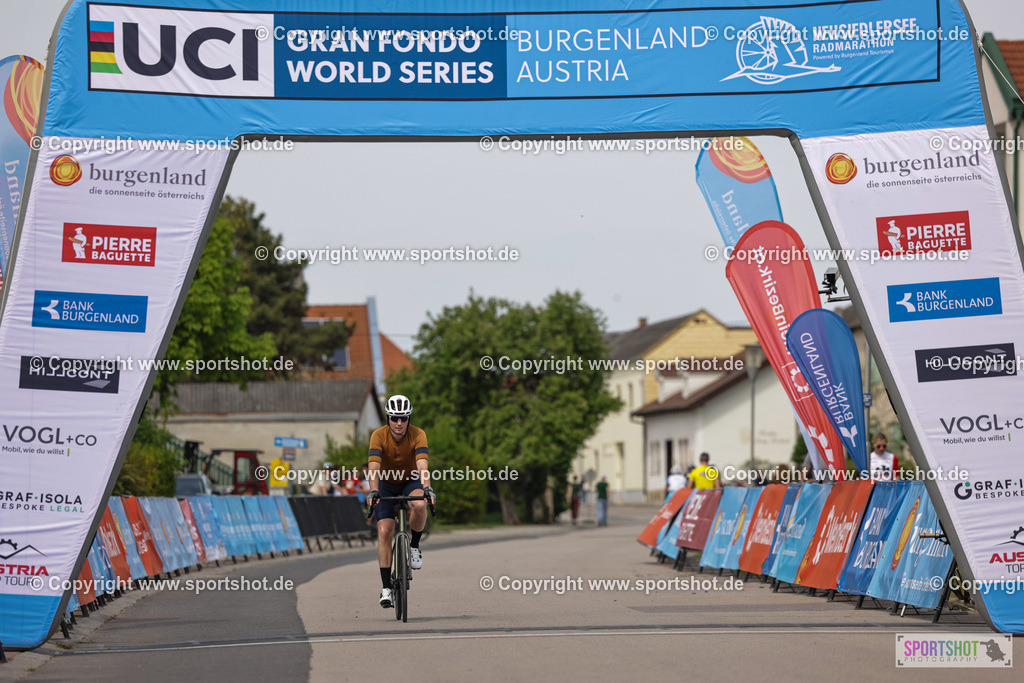 VJ__9967 | Neusiedlersee Radmarathon 2026@sportshot_your_pictrs #yourpictures#roadtowm2029 #nrm #neusiedlerseeradmarathon #neusiedlersee #neusiedlerseetourismus #burgenland #mörbisch #nrm26 #burgenlandtourismus #voglundco #poweredbyburgenlandtourismus #radsport #rad #marathon #ucigranfondo #visitburgenland #ucigranfondoworldseries