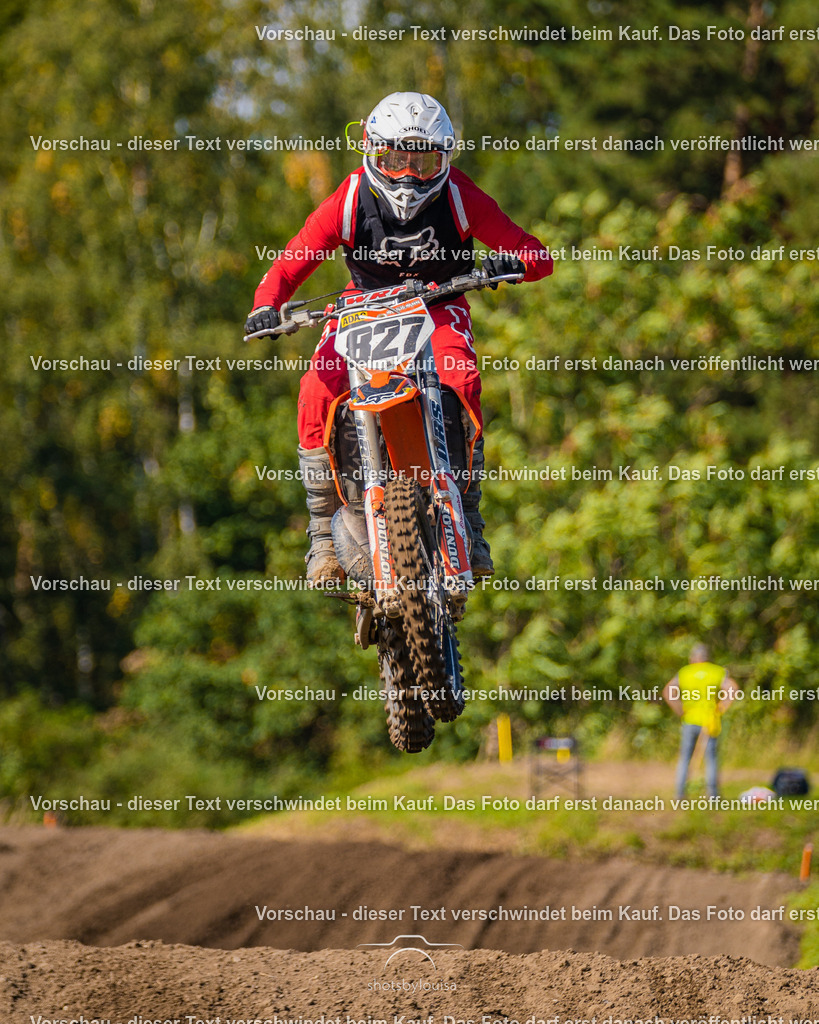09_21_LM_Schenkenhorst-0975 | Sportfotografin aus Berlin-Brandenburg mit Fokus auf Motocross. Ich halte deine sportliche Leistung und echte Emotionen auf und neben der Strecke professionell fest. Entdecke die Fotos von deinem Rennen und bestelle sie direkt hier im Shop.