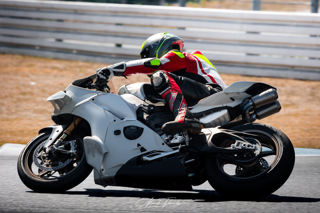 Ducati Trackday Hockenheimring 2026 | Entdecken Sie die faszinierende Welt von Alexander Tschuncky Arts: Kreative Fotografie, atemberaubende Automobilkunst und hochwertiger Bilderdruck. Lassen Sie sich inspirieren! - Realisiert mit Pictrs.com