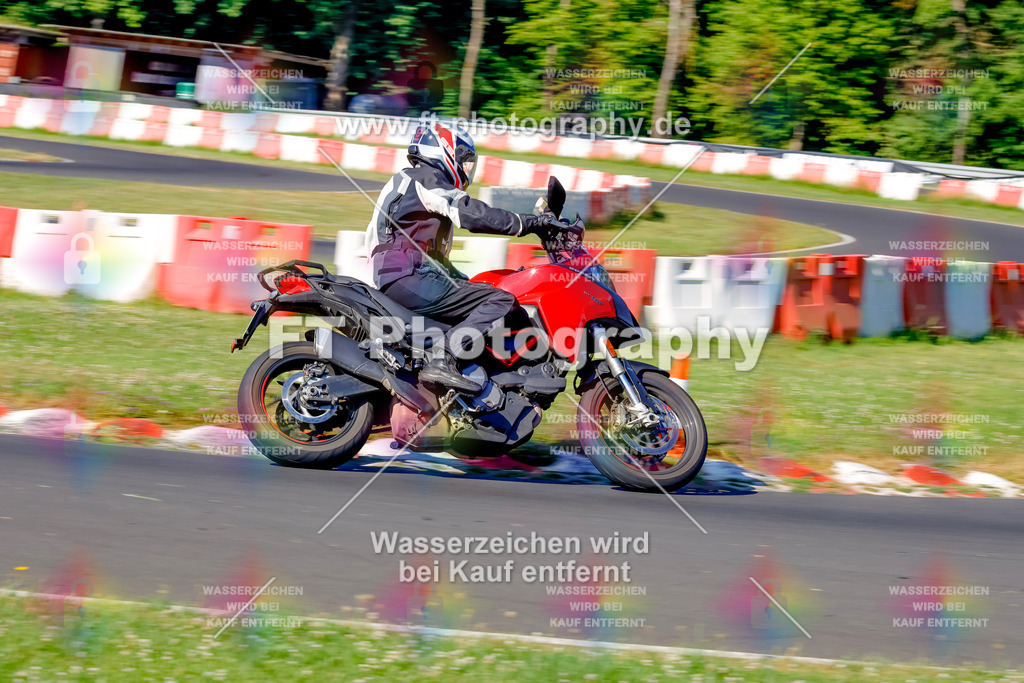 _MOT8801 | Hier findet Ihr Bilder von Touristenfahrten auf der Nürburgring Nordschleife oder von anderen Veranstaltungen die ich besucht habe. Viel Spass beim Durch Schauen 