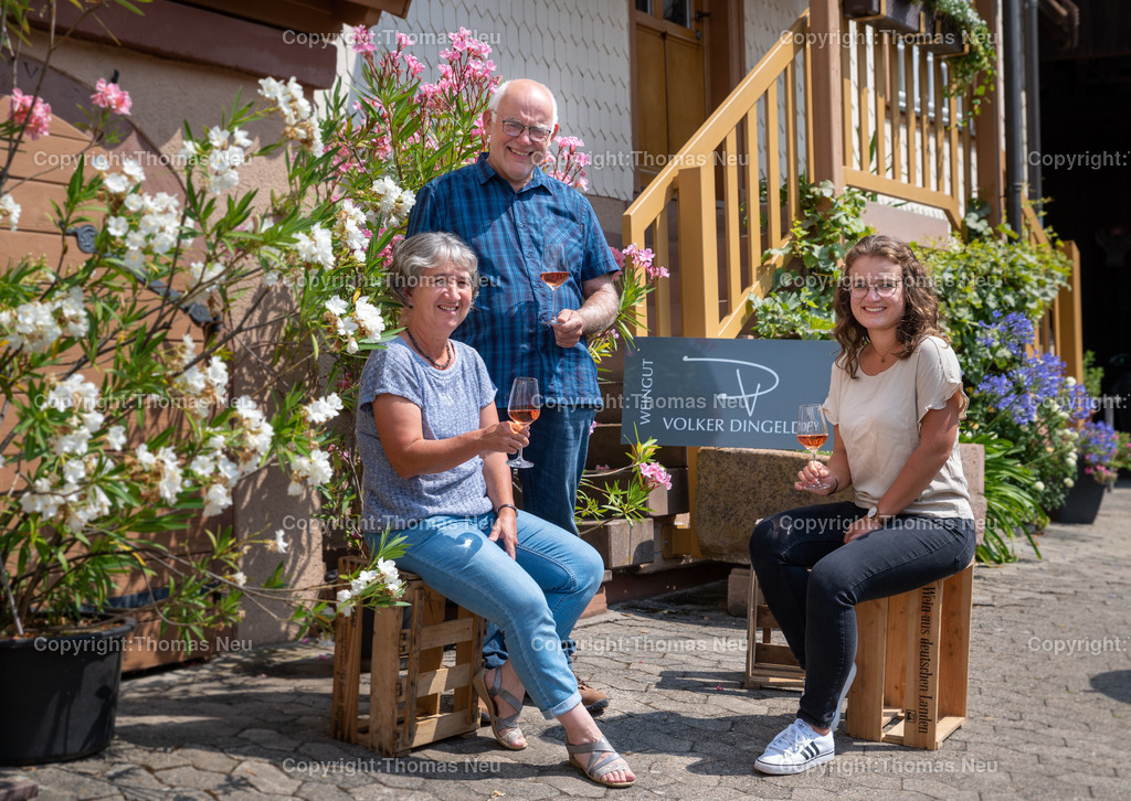DSC_6319 | bss, Winzerfestbeilage 2022, Weingut Dingeldey, Volker und Bärbel Dingeldey mit Tochter Eva, ,, Bild: Thomas Neu