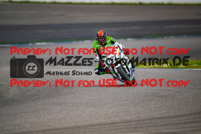 MaZZes_FotoMatrix_240701_6007705_7988 | GELB