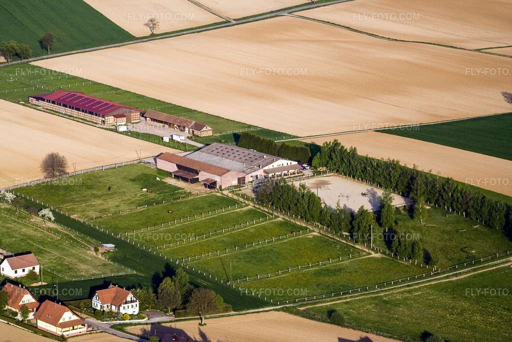 Aerial view: Ranch in Seebach in the state Bas-Rhin, France.Photo: IMG_10619.jpg taken on 05/04/2008 by Werner Riehm/FLY-FOTO.comResolution of the original: 3456 x 2304 px