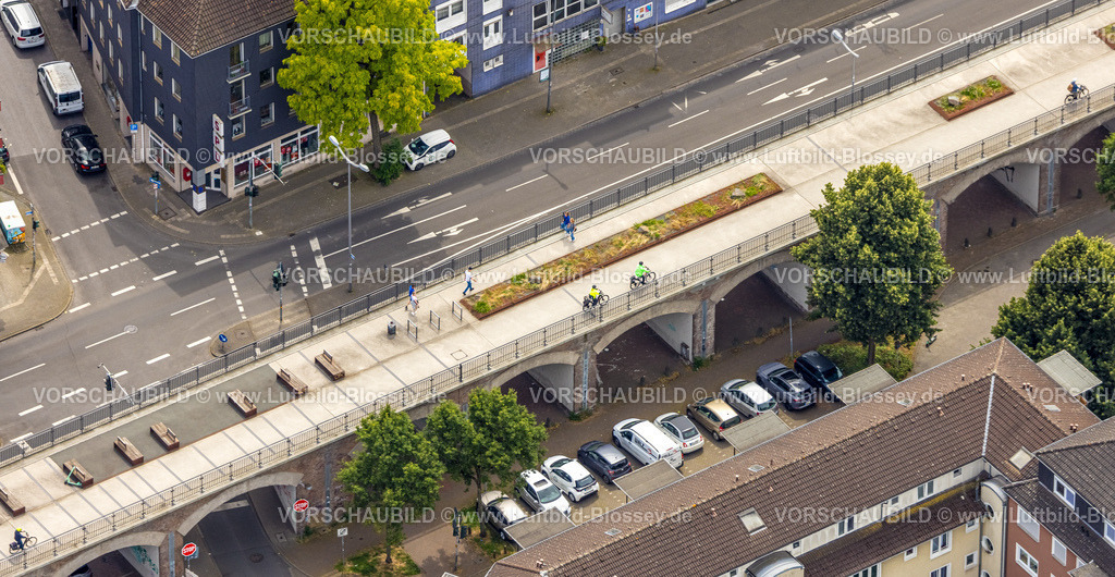 Muelheim240703016 | Luftbild, Stadtviadukt mit dem Radschnellweg Ruhr RS1, Fahrradfahrer, Altstadt II, Mülheim an der Ruhr, Ruhrgebiet, Nordrhein-Westfalen, Deutschland