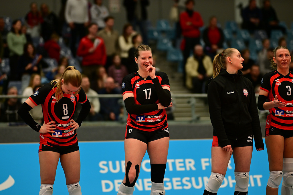 Volleyball I Frauen I Saison 2025-2026 I Bundesliga I Hauptrunde I ETV Hamburger Volksbank Volleys - Skurios Volleys Borken | Der Sportfotograf. - Realisiert mit Pictrs.com