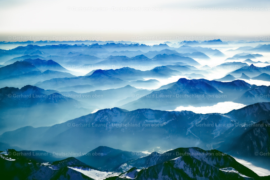 2209015 | Blick über die Bayerischen Alpen in Richtung Zugspitze