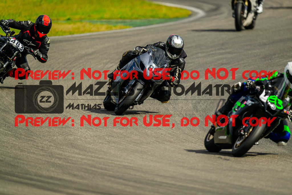 MaZZes_FotoMatrix_240615_6007705_7320 | ROT