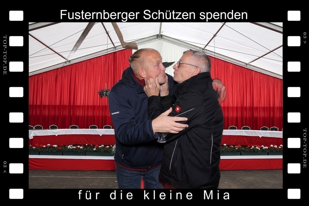 top-top.de 240928-091 | Foto, Video, Fotografie, Videografie, Fotobox, DJ, Discjockey, Musik, Musikbox, Veranstaltung, Photobooth, Amazon, Ebay, Buchtipp, Bestseller, Autor, Verlag, Buch, Wesel, Hamminkeln, NRW, Dinslaken, Rees, Drohne, Hochzeit, Party, Fotobox, Wesel, Fotograf