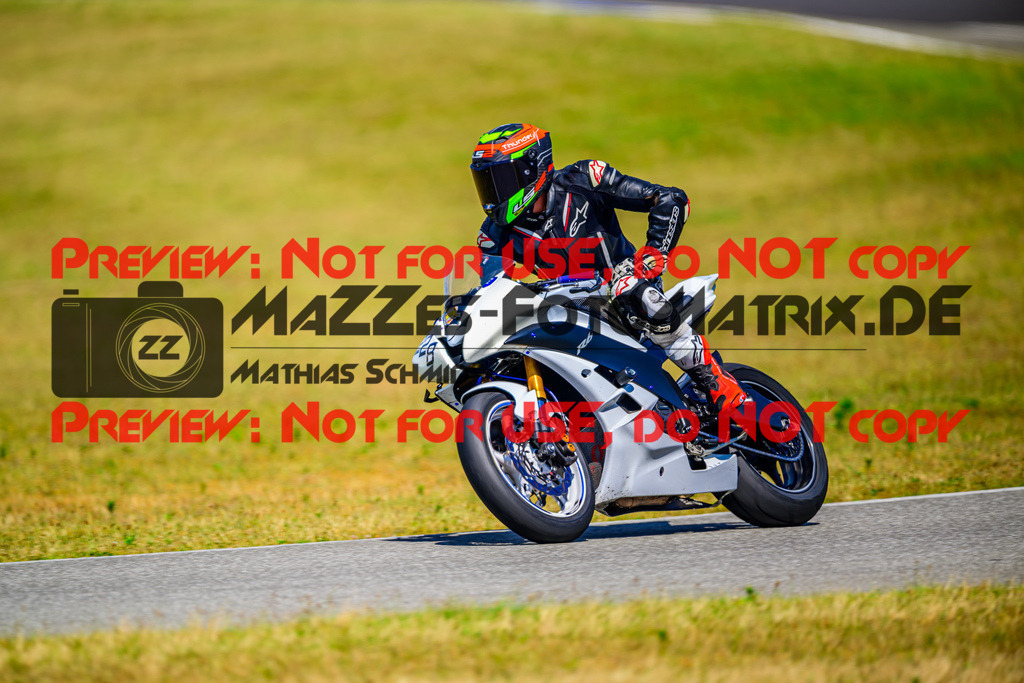 MaZZes_Fotomatrix_20250628_6007705_8183-2 | WEISS