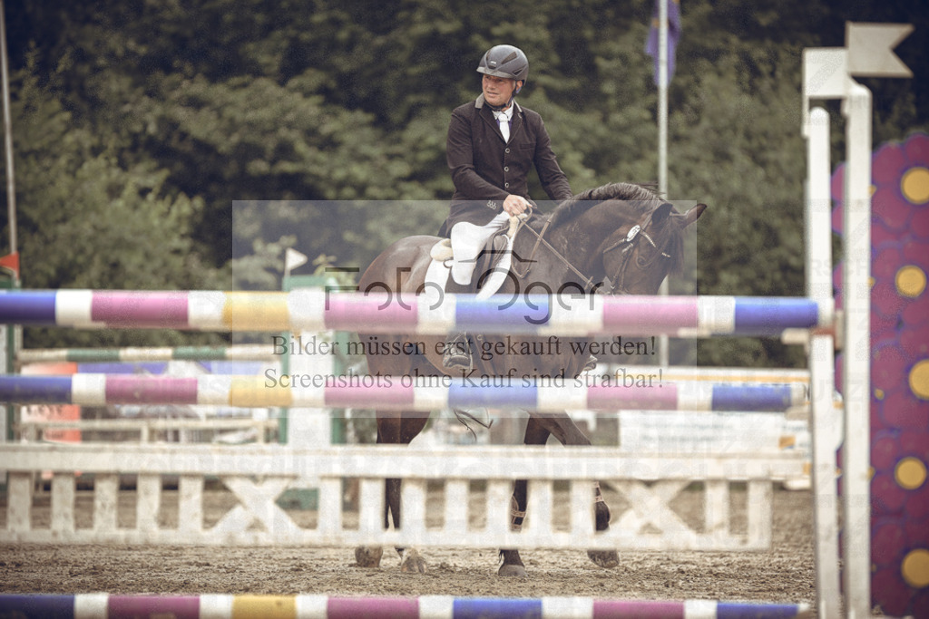 20240530-DOS_2180 | Entdecke hochwertige Reitturnierfotos von Foto Oger. Professionell, emotional und authentisch – jetzt Lieblingsmomente im Shop bestellen.Deutschlandweite Turnierfotografie. - Realisiert mit Pictrs.com