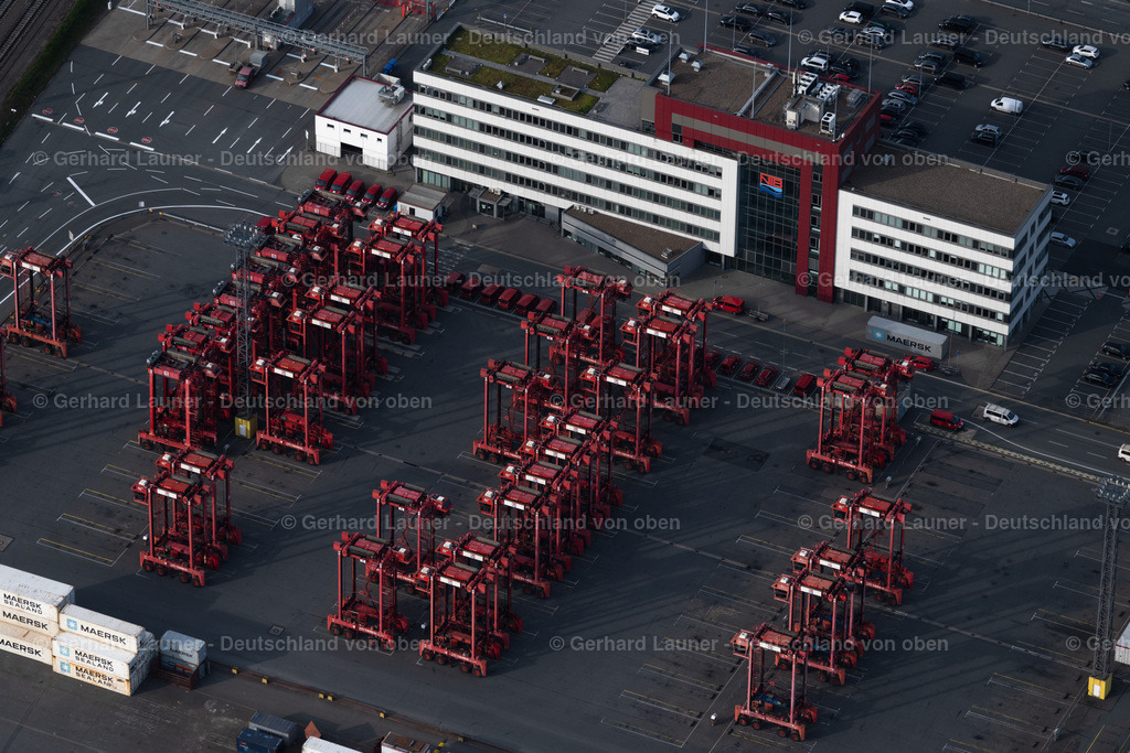 4030679 | BREMERHAVEN 01.06.2020 Containerterminal im Containerhafen des Überseehafen Am Nordhafen in Bremerhaven im Bundesland Bremen. // Container Terminal in the port of the international port Am Nordhafen in Bremerhaven in the state Bremen. Foto: Gerhard Launer