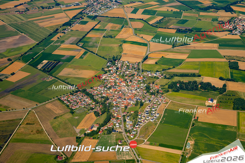 Das Luftbild zeigt : Pobenhausen Karlskron - Die Luftaufnahme wurde 2024 vom UL-Flugzeug aus erstellt ( keine Drohne ) - Hochauflösende Luftaufnahme - Für grossformatige Ausdrucke geeignet. Die Geschenkidee !Mit Lizenz und Bildrechte bestellbar