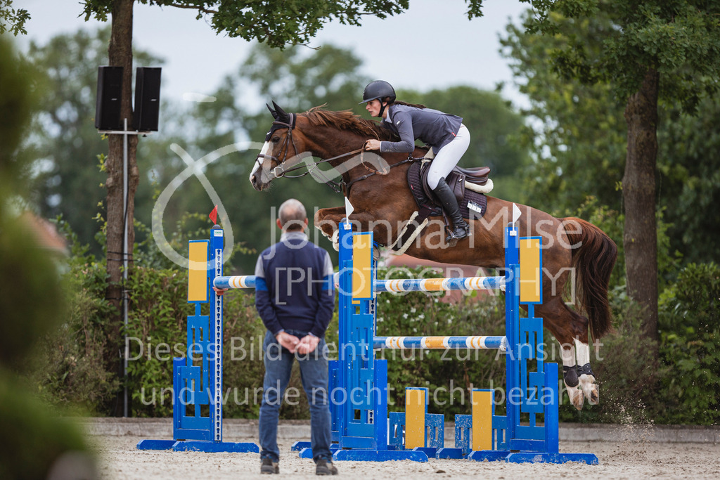 240614_Lemwerder_S1-Springen-544 | Deine schönsten Turniermomente als professionelle Fotos! Entdecke hochwertige Pferdesport-Fotografie im Online-Shop. Jetzt Fotos finden & bestellen!