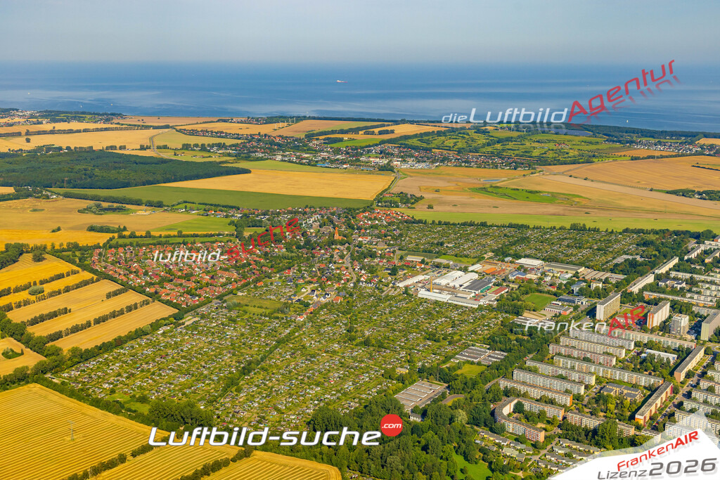 Lütten Klein Rostock Bild- Das Luftbild wurde 2025 vom UL-Flugzeug heraus erstellt ( keine Drohne bzw. Drohnenaufnahme ) - Hochauflösende Luftaufnahme -Nicht vergleichbar mit Google Maps oder Satelittenbilder- Die Geschenkidee !Mit Lizenz und Bildrechte bestellbar - CC