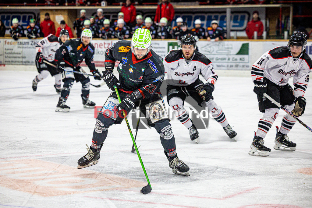 Peißenberg MINERS gegen EV Dingolfing ISAR RATS | Eishockey Bayernliga 2025/26 Vorrunde 28. Spieltag, Peißenberg MINERS gegen EV Dingolfing ISAR RATS, 20260118,Dejan VOGL (MINERS 23) in Aktion,2026-01-18 in Peißenberg (flatbuy Arena Peißenberg), Dejan VOGL (MINERS 23)Copyright: WolfgangxLindner www.foto-lindner.de