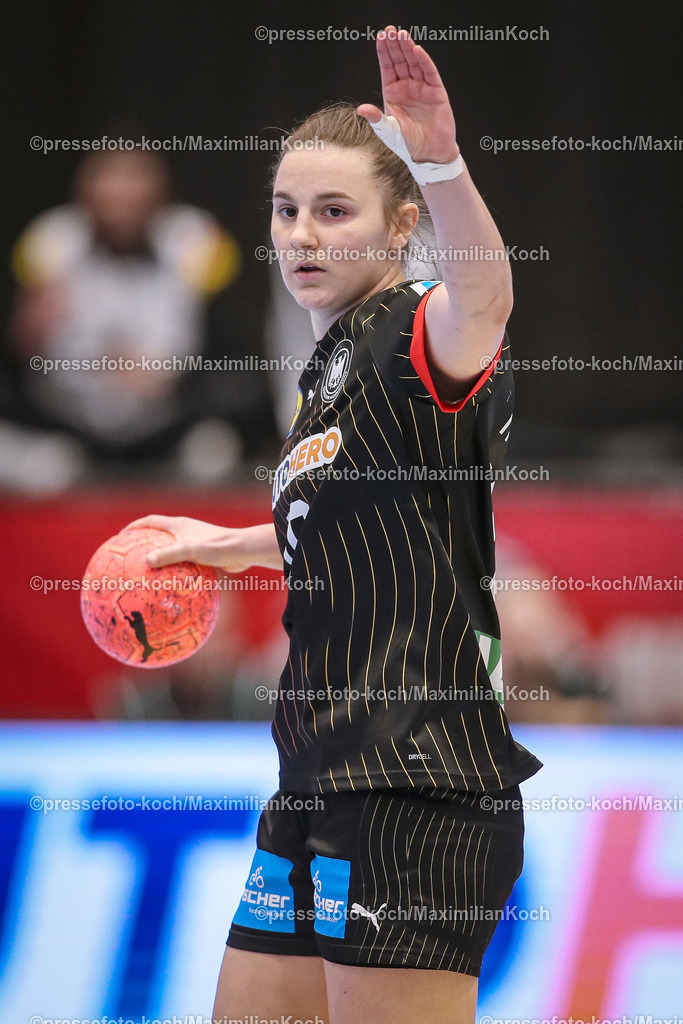 DueDHB03032402116 | 03.03.2024, Handball, Düsseldorf, Mitsubishi Electric Halle, Frauen EHF EURO Qualifikation, Spieltag 4, Deutschland - Slowakei: Mareike Thomaier (10, Deutschland)