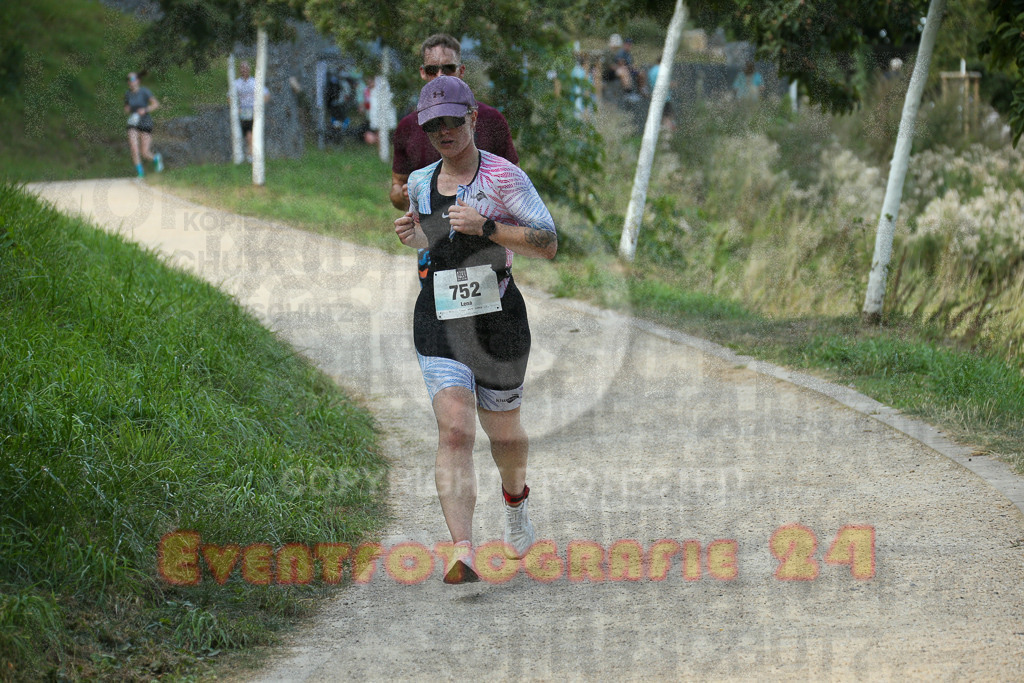 250824_1443_EX1_7306 | Sportfotografie im Rhein-Sieg Kreis, Köln, Bonn, NRW, Rheinland Pfalz, Hessen, etc. Unser Tätigkeitsfeld umfasst den Laufsport vom Volkslauf über den Marathon, Duathlon, Triathon bis zum Ultralauf wie Kölnpfad Ultra oder Schindertrail.