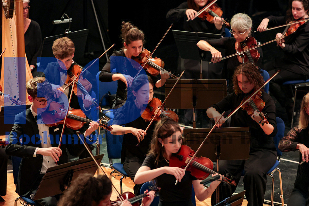 Maerkisches Jugendsinfonieorchester (MJO) {date} -  | {headline}(Foto: Sebastian Sendlak / BOND) - Realisiert mit Pictrs.com