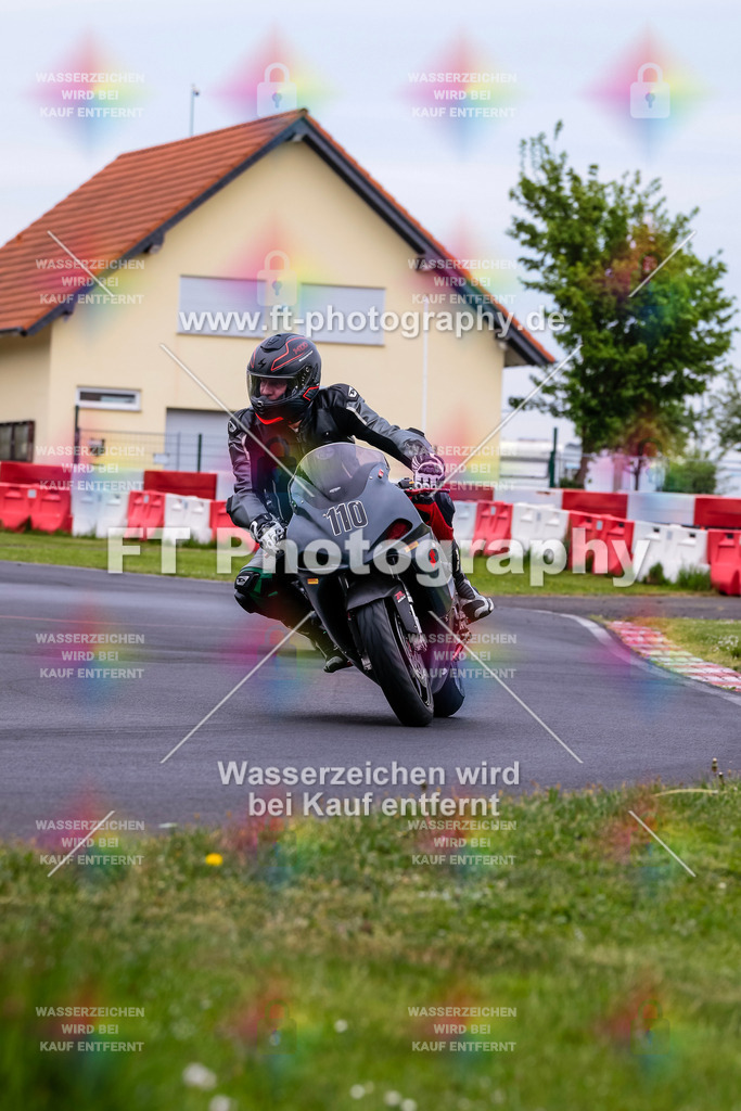MotoTeamVBK-20397 | Hier findet Ihr Bilder von Touristenfahrten auf der Nürburgring Nordschleife oder von anderen Veranstaltungen die ich besucht habe. Viel Spass beim Durch Schauen 