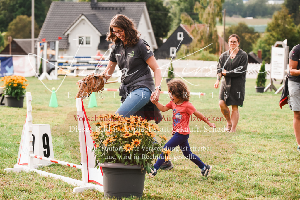 DSC_4668 | Pferde- und Turnierfotografie in Westsachsen. Pferdeportraits, Auftragszeichnungen und intuitive Kunst.