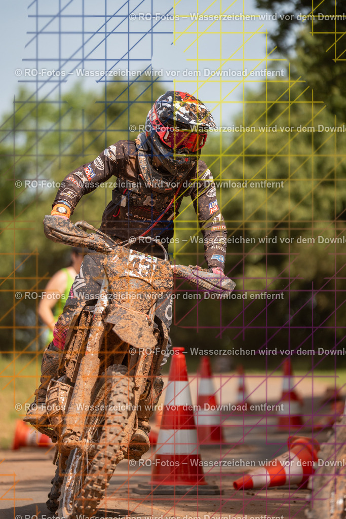 Wolfshausen 4 Lauf -1717 | Sportfotografie von RO-Fotos: Motorsport, Motocross, Enduro, Laufveranstaltungen und Triathlon. Professionelle Fotos von Sportlern und Events. - Realisiert mit Pictrs.com