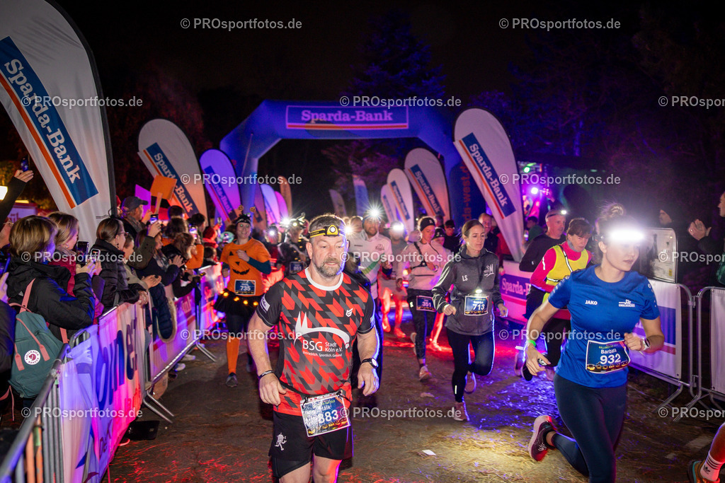 Halloween Run 2025 in Koeln, 31.10.2025 | Impressionen vom Halloween Run 2025 am 31.10.2025 in Koeln (Forstbotanischer Garten Rodenkirchen). Foto: Axel Kohring/Beautiful Sports