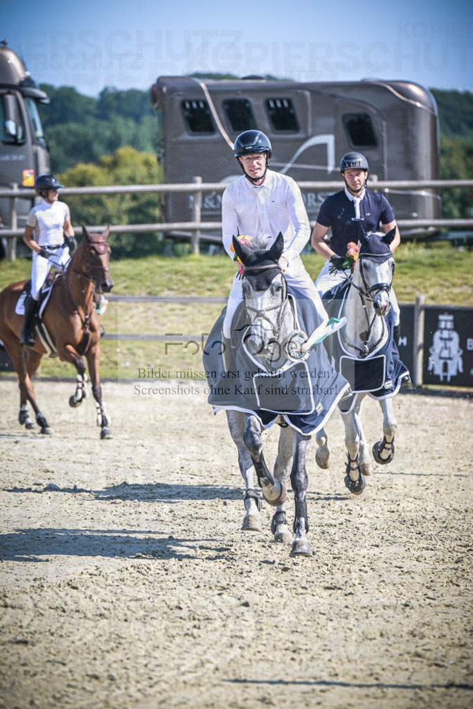 DOS_0090 | Entdecke hochwertige Reitturnierfotos von Foto Oger. Professionell, emotional und authentisch – jetzt Lieblingsmomente im Shop bestellen.Deutschlandweite Turnierfotografie. - Realisiert mit Pictrs.com