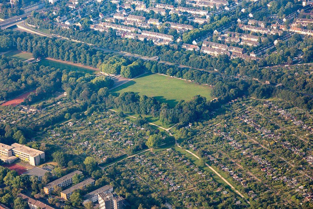 Luftbild: Blücherpark im Ortsteil Bilderstöckchen in Köln im Bundesland Nordrhein-Westfalen in Deutschland. Foto: IMG_008455.jpg vom 19.07.2020 durch Werner Riehm/FLY-FOTO.de