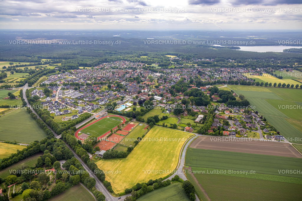 Haltern220604414 | Luftbild, Ortsansicht Sythen mit Sportplatz und Freibad Sythen, Sythen, Haltern am See, Ruhrgebiet, Nordrhein-Westfalen, Deutschland