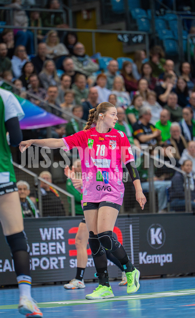 Handball I Frauen I Saison 2025-2026 I 1. HBF I 15. Spieltag I VFL Oldenburg - SV Union Halle-Neustadt 0110 | Lucy Strauchmann (78, SV Union Halle-Neustadt) - Realisiert mit Pictrs.com