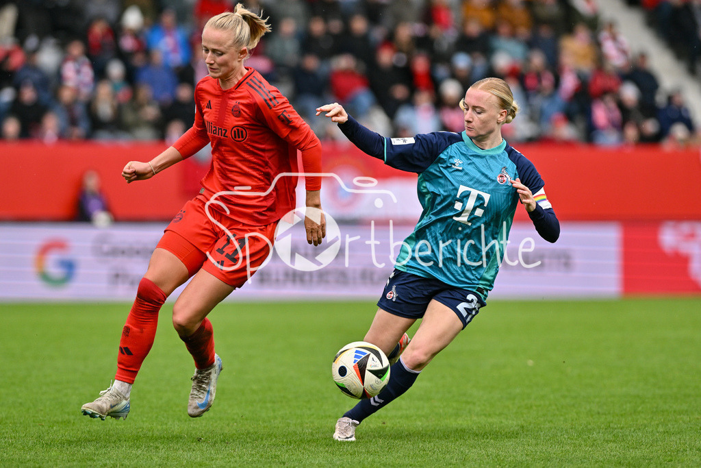 FC Bayern München Frauen - TSG 1899 Hoffenheim Frauen | im Duell Lea SCHUELLER (FCB #11) und Anna GERHARDT (1. FC Koeln Frauen #21) / Zweikampf / Frauen Bundesliga: FC Bayern München Frauen - 1. FC Köln Frauen, FC Bayern Campus am 05.10.2024